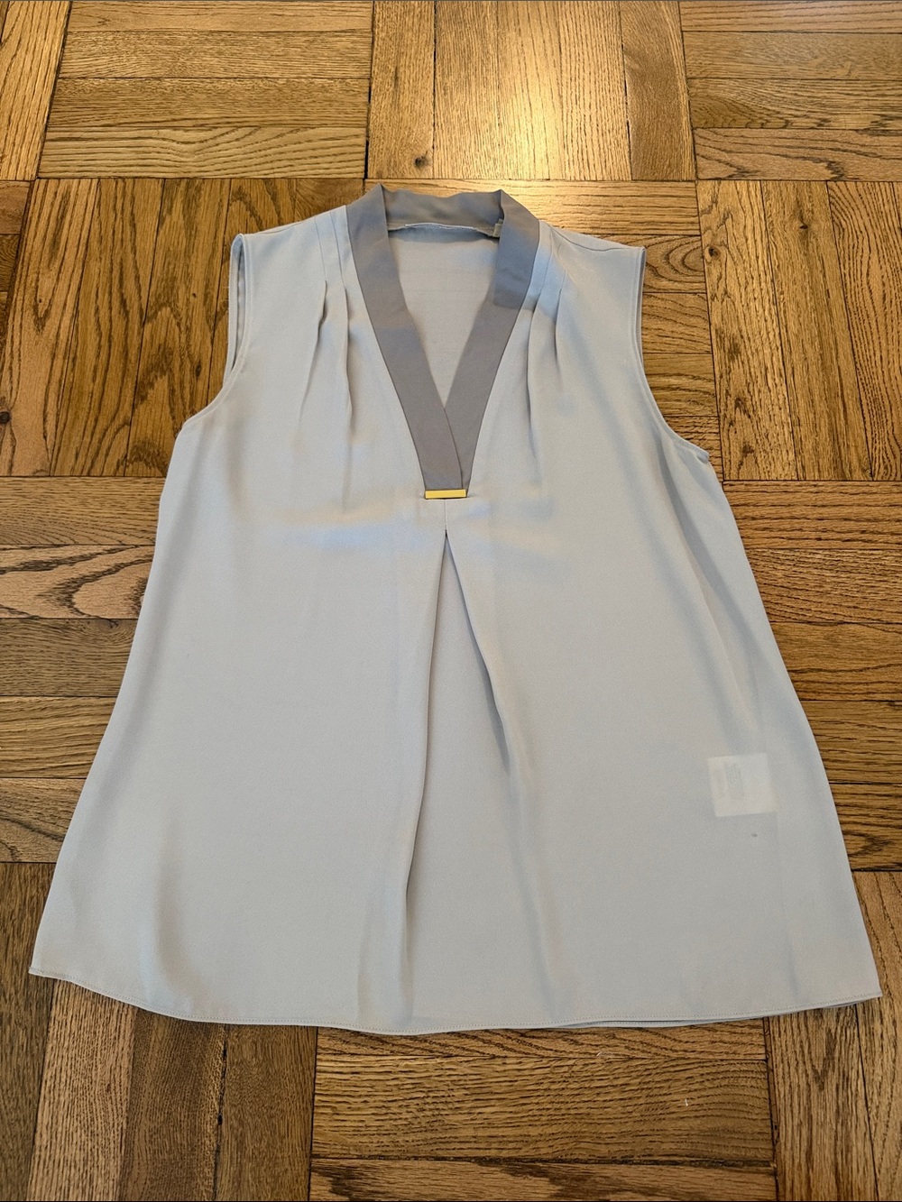 Tahari Light Gray/Brown Sleeveless V-Neck Camisole with Contrast Trim